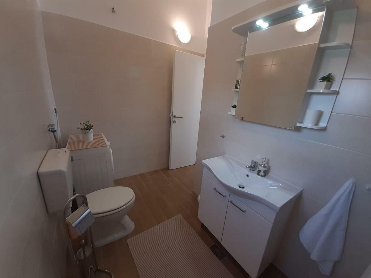 Apartman S Pogledom Ždrelac Exterior foto